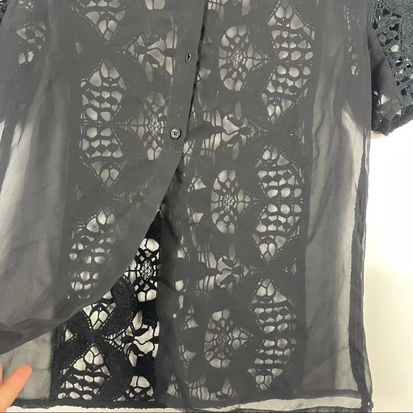 American Eagle Outfitters Black Sheer Lace Short Sleeve Blouse Size Small - Picture 6 of 6